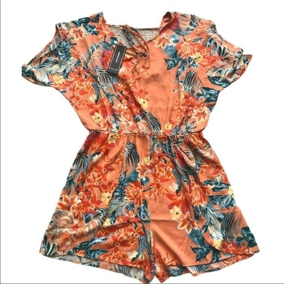 NWT Women's BCBG MAXAZRIA Flutter Sleeve Woven Romper Multi-Tropicalia - Picture 7 of 8